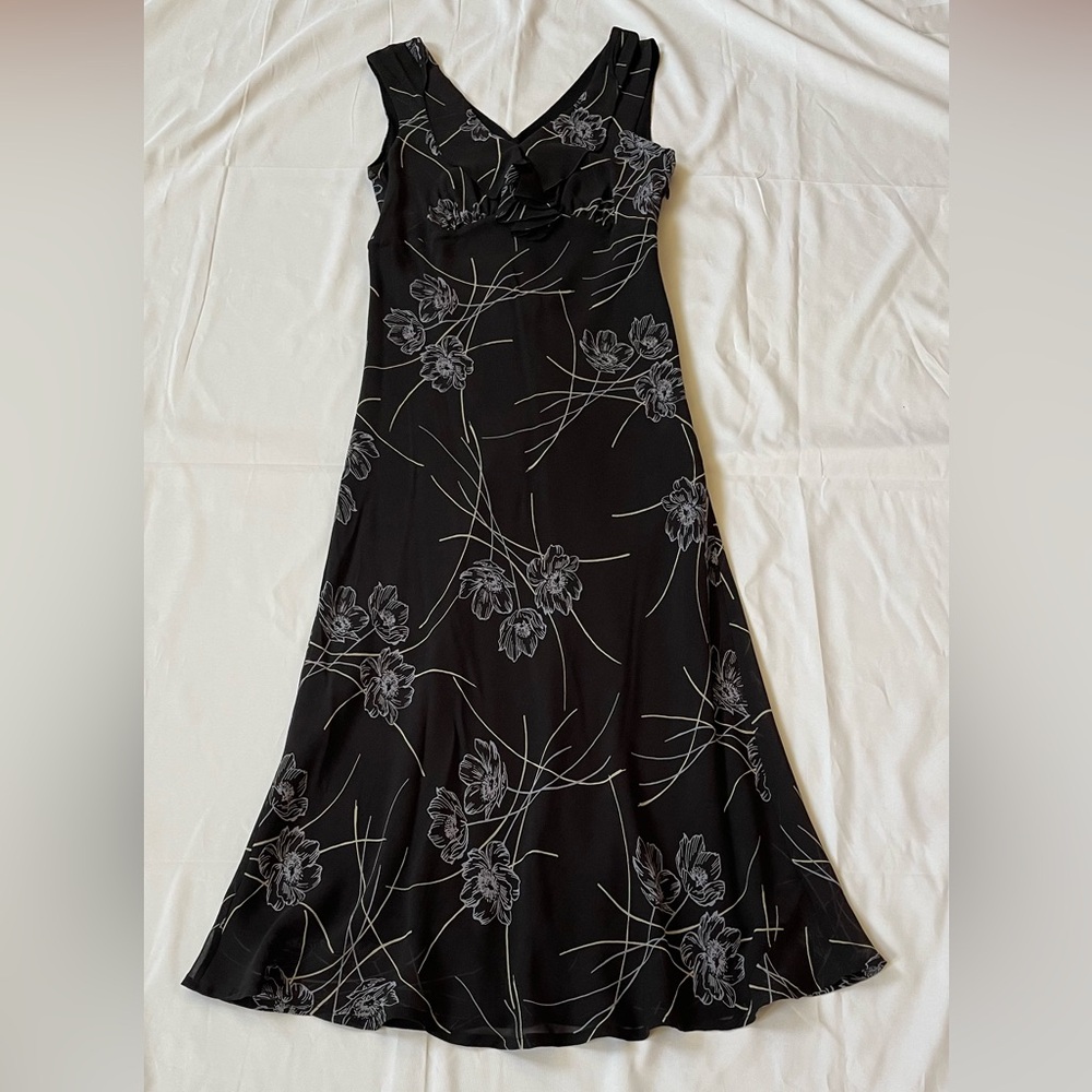 The Limited Navy Floral Silk Dress — Size 0